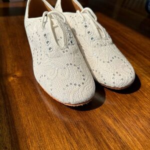 Elegant White Lace-Up Shoes Ballroom dance shoes with 1 inch block heel